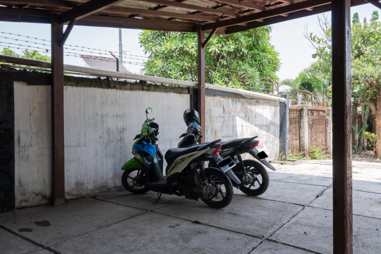 ホテル Reddoorz Near Terminal Bubulak ボゴール エクステリア 写真